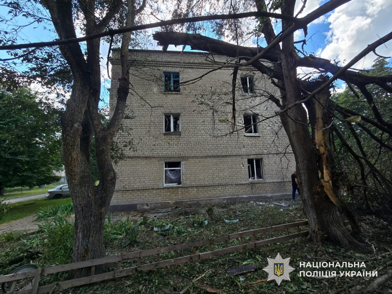 Від обстрілів ворога загинула жінка, 18 людей постраждали: поліція Дніпропетровщини задокументувала наслідки воєнних злочинів - 21.06.2026