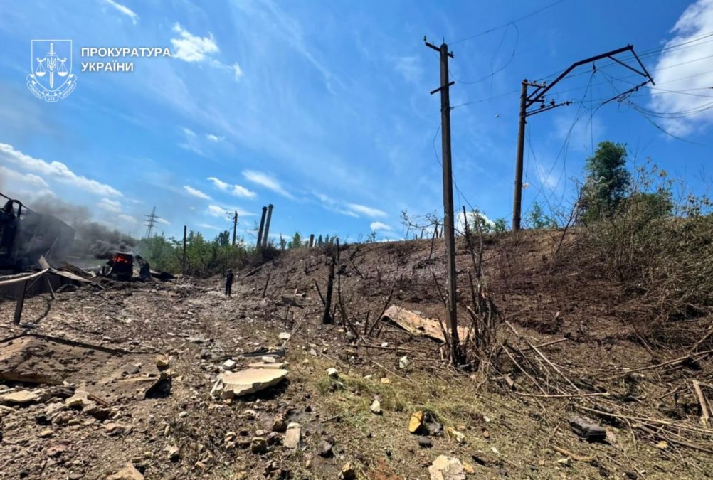 Троє загиблих та 23 поранених у Кривому Розі внаслідок балістичної атаки рф Троє загиблих та 23 поранених у Кривому Розі внаслідок балістичної атаки рф