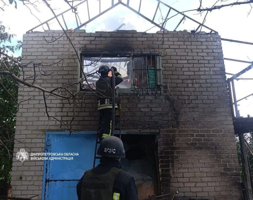 Двоє людей загинули, троє поранені: майже 50 разів ворог атакував Дніпропетровщину