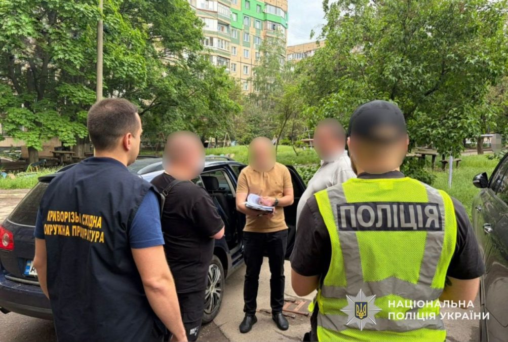 Ввозили до України елітні автівки під виглядом гуманітарної допомоги для ЗСУ: у Кривому Розі розкрили незаконну схему
