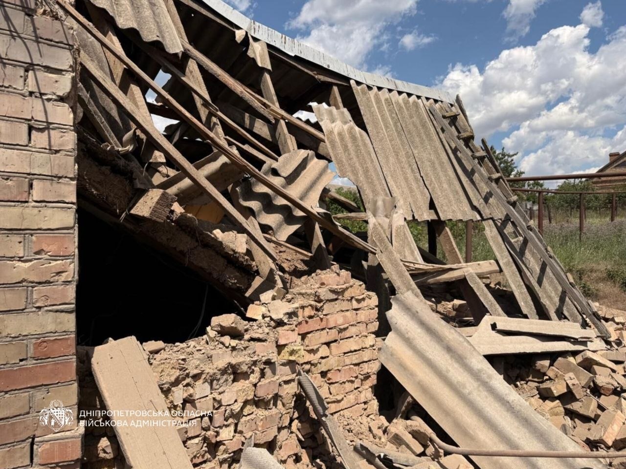 Дві людини поранені: понад 40 разів росіяни атакували Дніпропетровщину