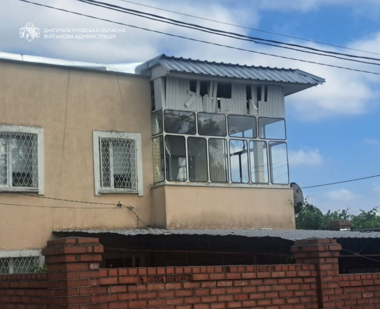 Під ударами були п’ять районів Дніпропетровщини поранений чоловік є руйнування