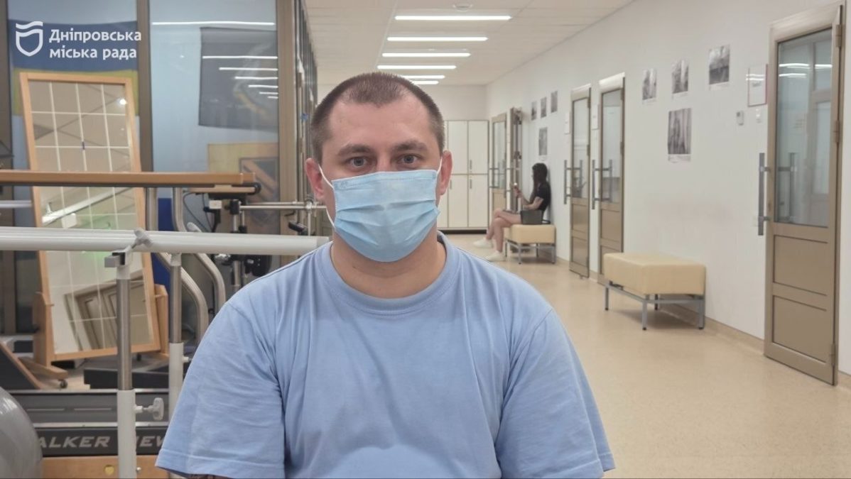 «Результати вражають — я вже можу бігати!» — мінометник Дмитро про свій прогрес у лікуванні в реабілітаційному центрі Дніпра