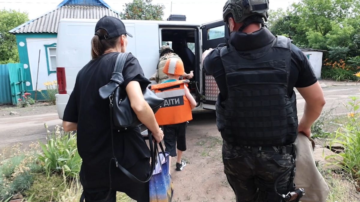 Ще з 23 населених пунктів Синельниківщини розпочали примусову евакуацію родин з дітьми