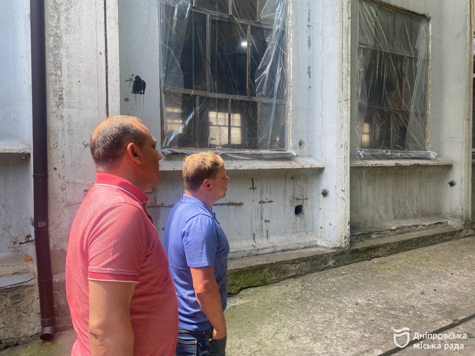 У Дніпрі оперативно відновлюють транспортну інфраструктуру після ворожих атак