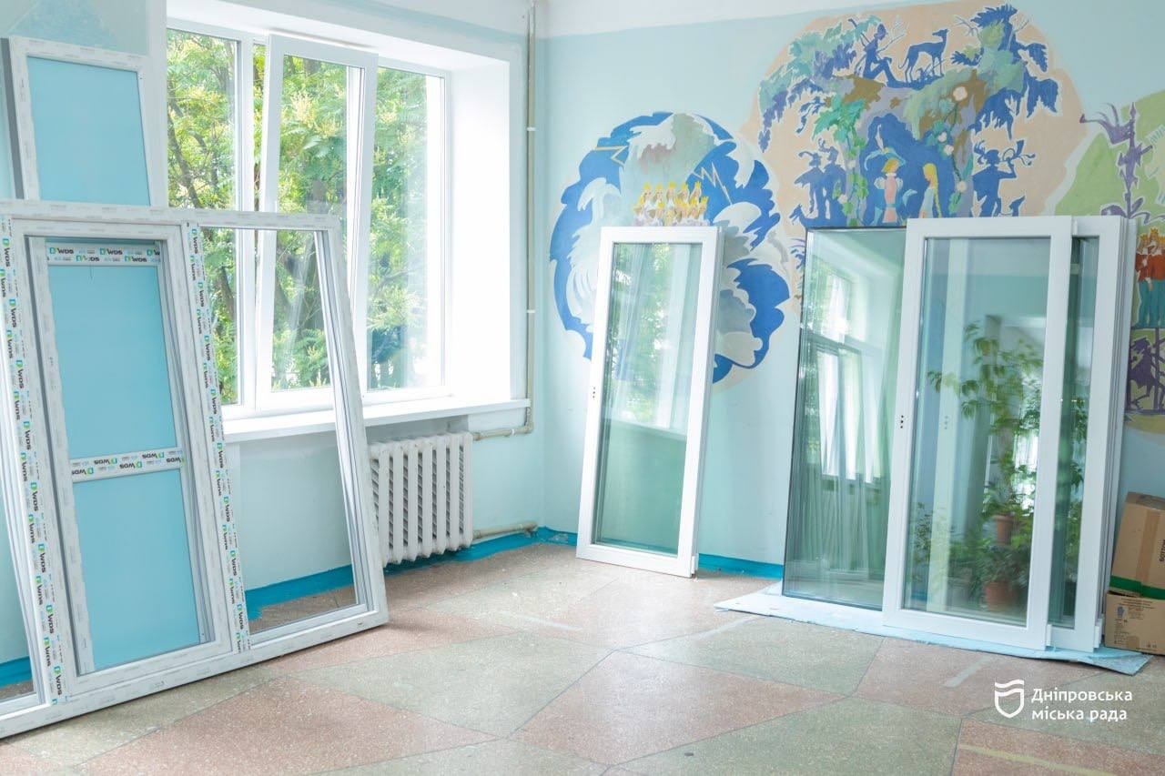 У Дніпрі ремонтують амбулаторію після атаки рф але медичну допомогу не припиняли жодного дня