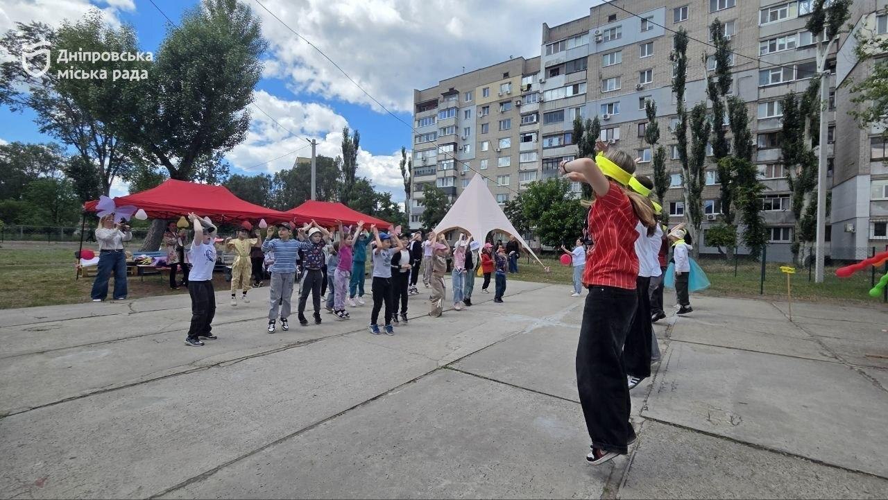 У Дніпрі відкрили літні майданчики для дітей працюють 18 локацій