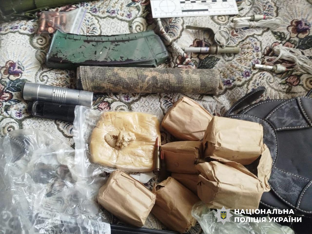 У Кам'янському судитимуть чоловіка у якого вилучили гранатомети пластид і понад 400 набоїв