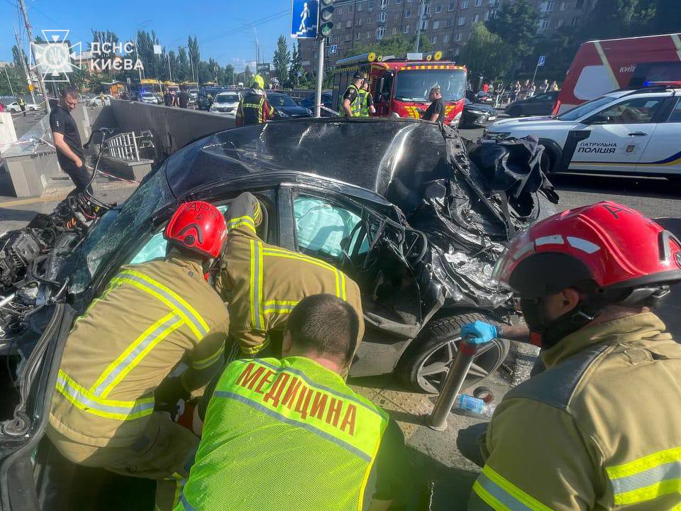 У Києві арештували водія Mercedes який влетів у підземний перехід та вбив чотирьох людей