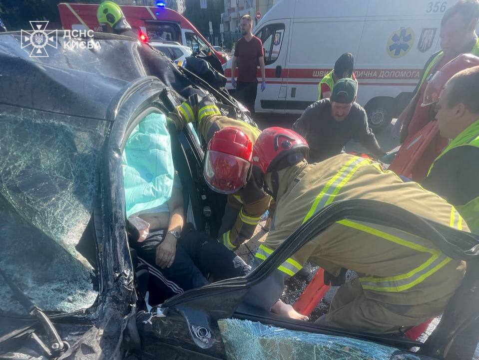 У Києві арештували водія Mercedes який влетів у підземний перехід та вбив чотирьох людей