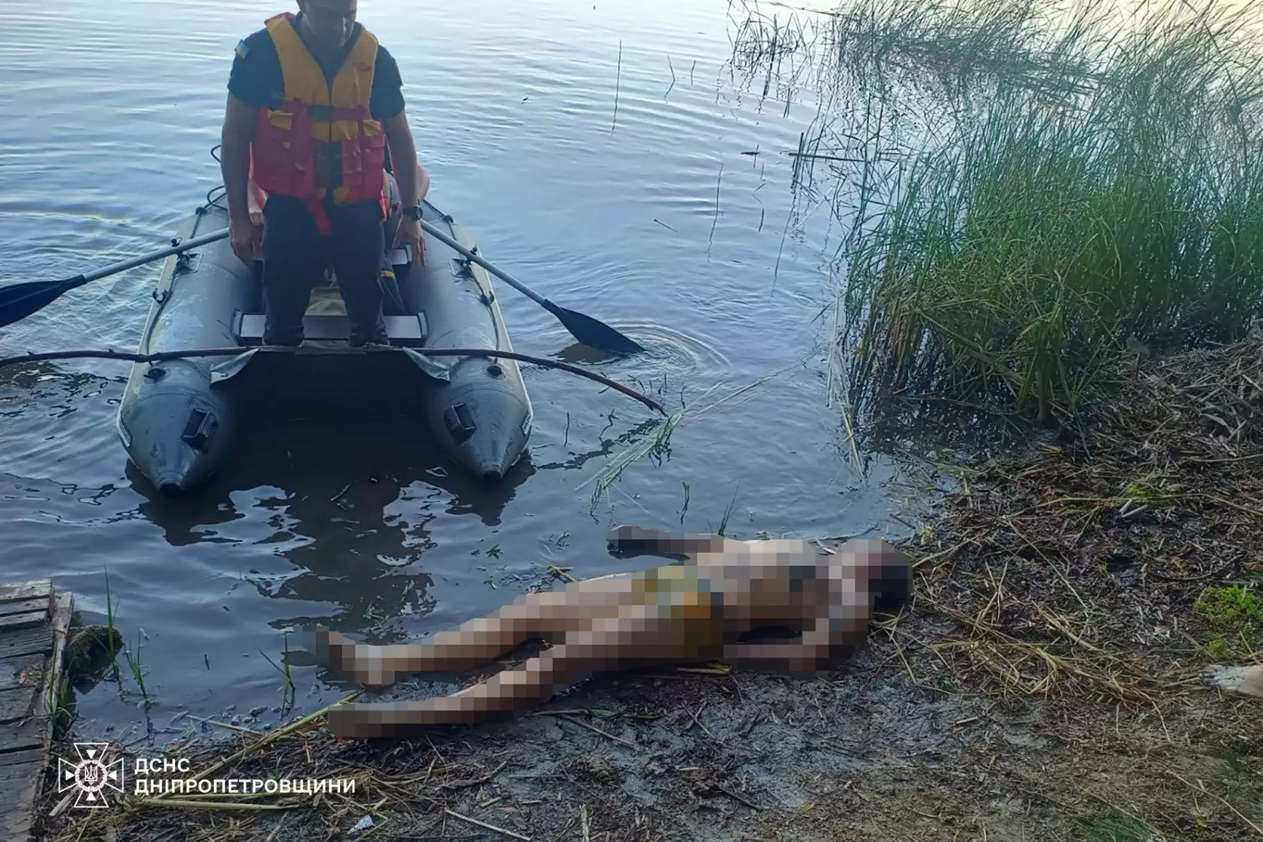 У Жовтих Водах рятувальники виявили у водоймі тіло чоловіка