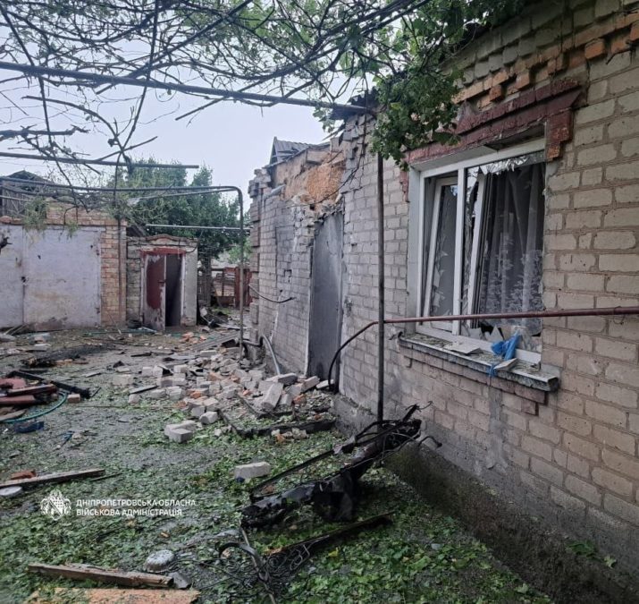 Ворог атакував п’ять районів Дніпропетровщини поранений чоловік у важкому стані