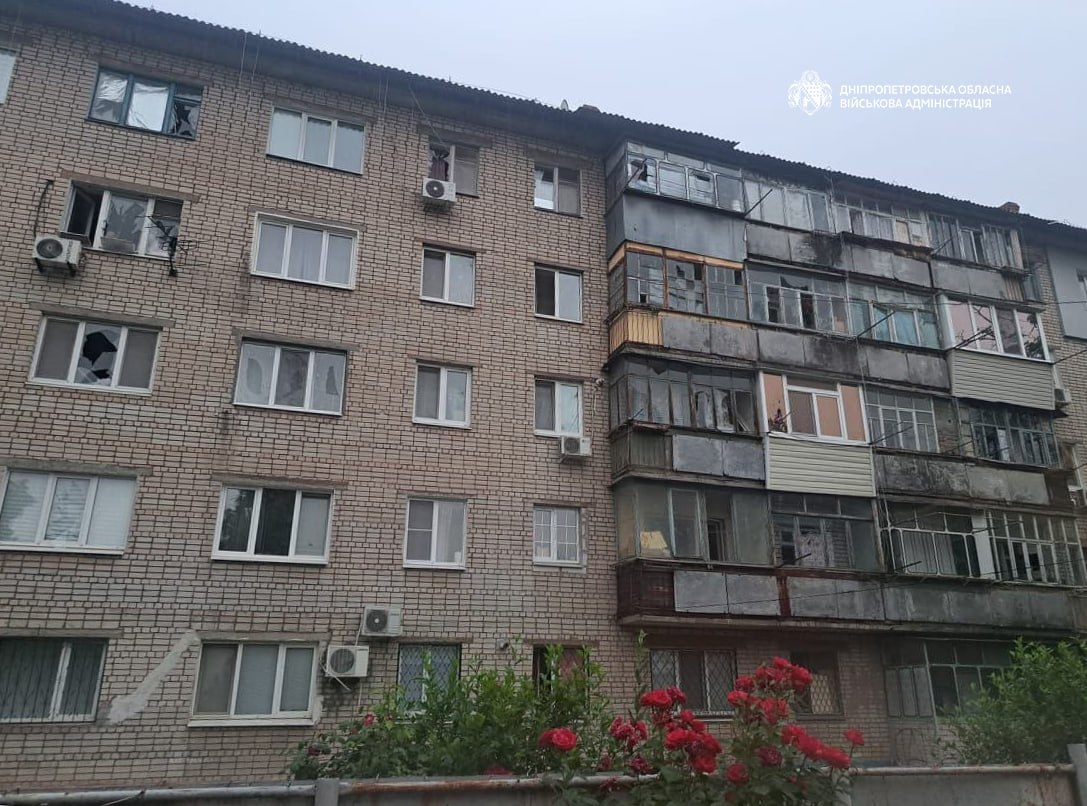 Ворог атакував п’ять районів Дніпропетровщини поранений чоловік у важкому стані