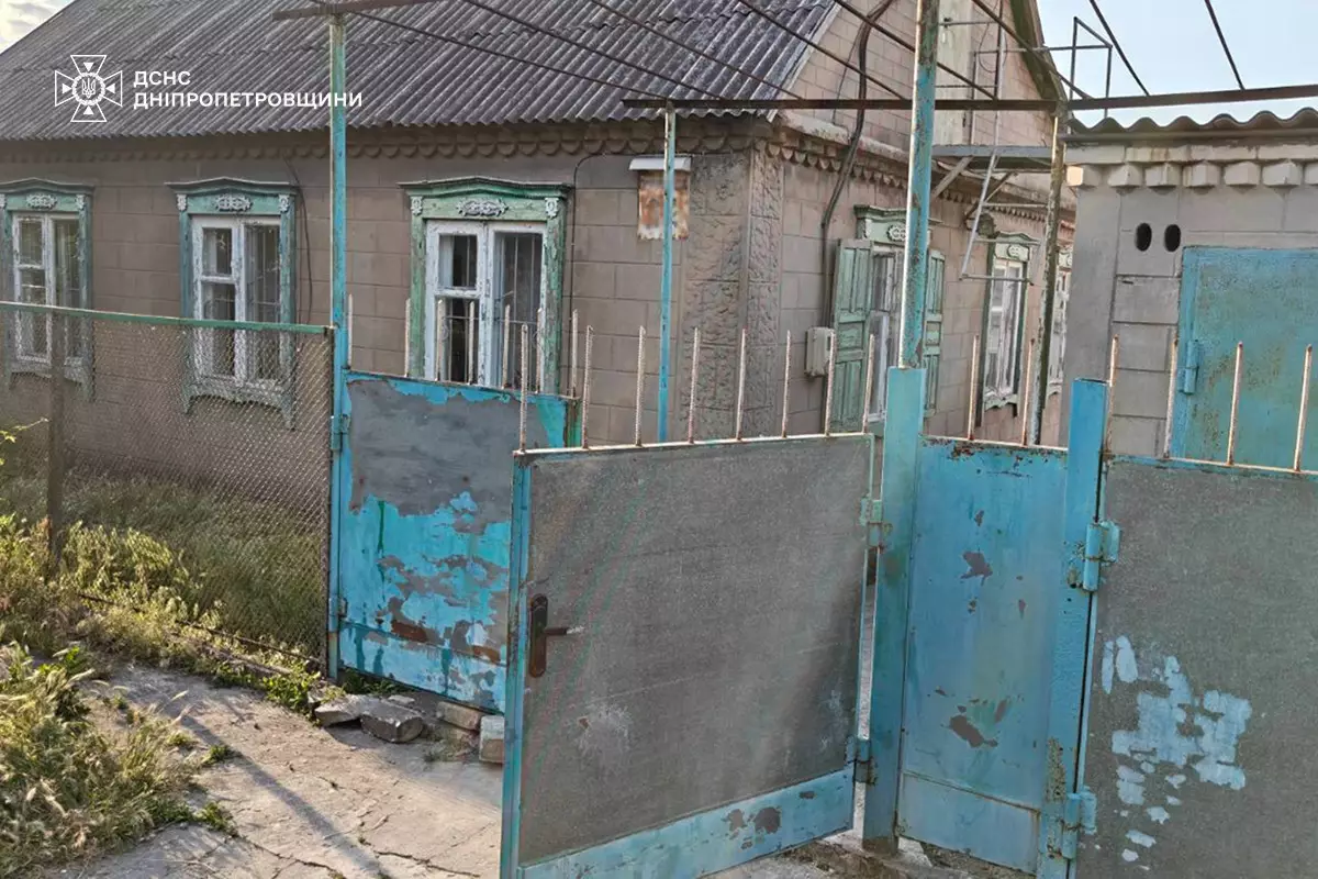 У Кам’янському надзвичайники визволили хлопчика, який напоровся рукою на штир огорожі - 06.06.2026