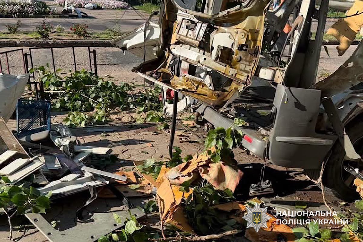 Поліція документує наслідки російських атак на Нікопольщині: двоє загиблих, п'ятеро поранених - 27.07.2026