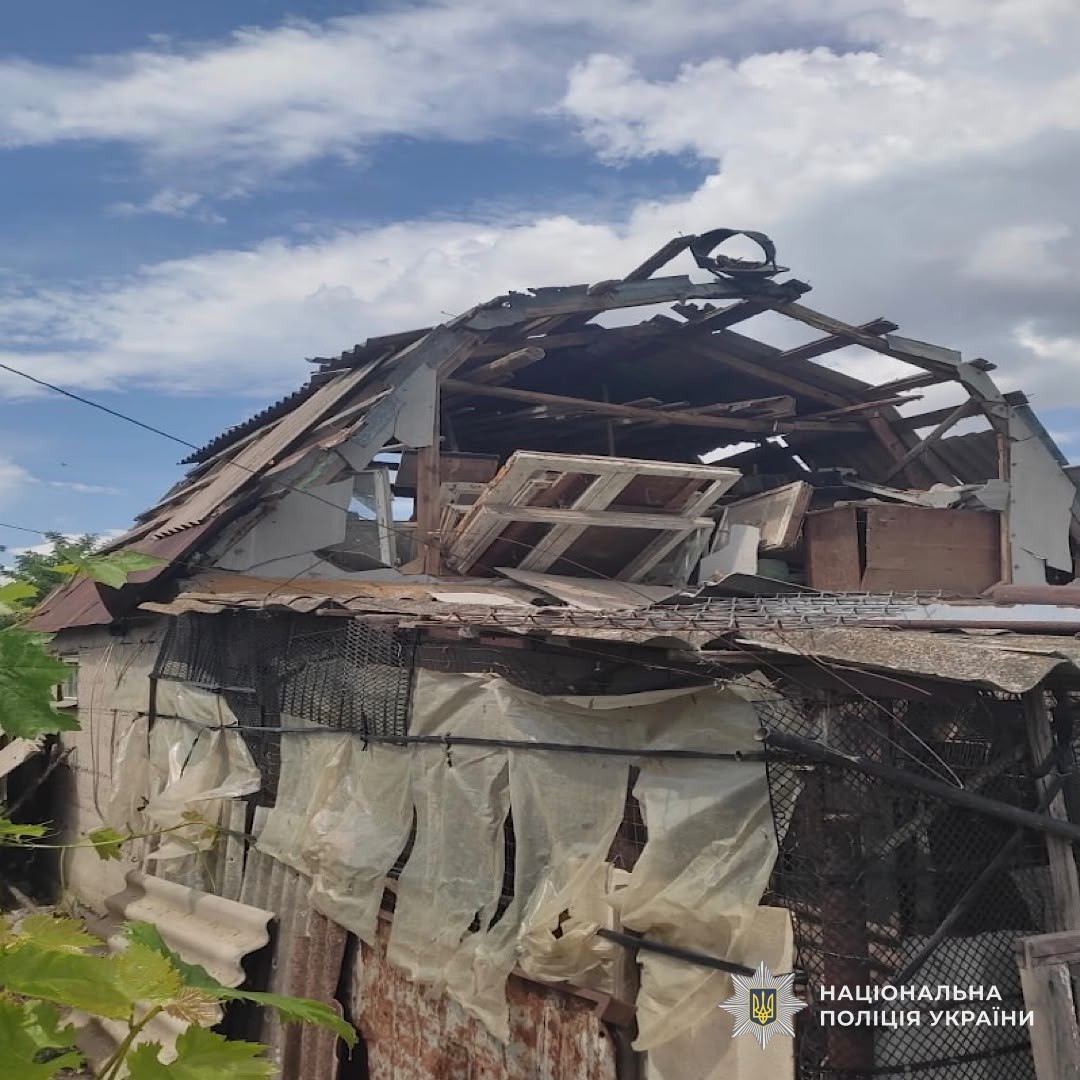Поліція документує наслідки російських атак на Нікопольщині: двоє загиблих, п'ятеро поранених - 27.07.2026