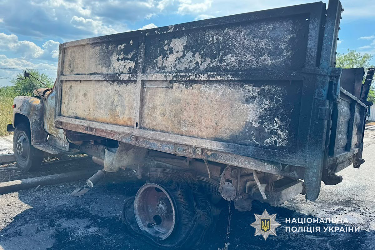 Поліція документує наслідки російських атак на Нікопольщині: двоє загиблих, п'ятеро поранених - 27.07.2026