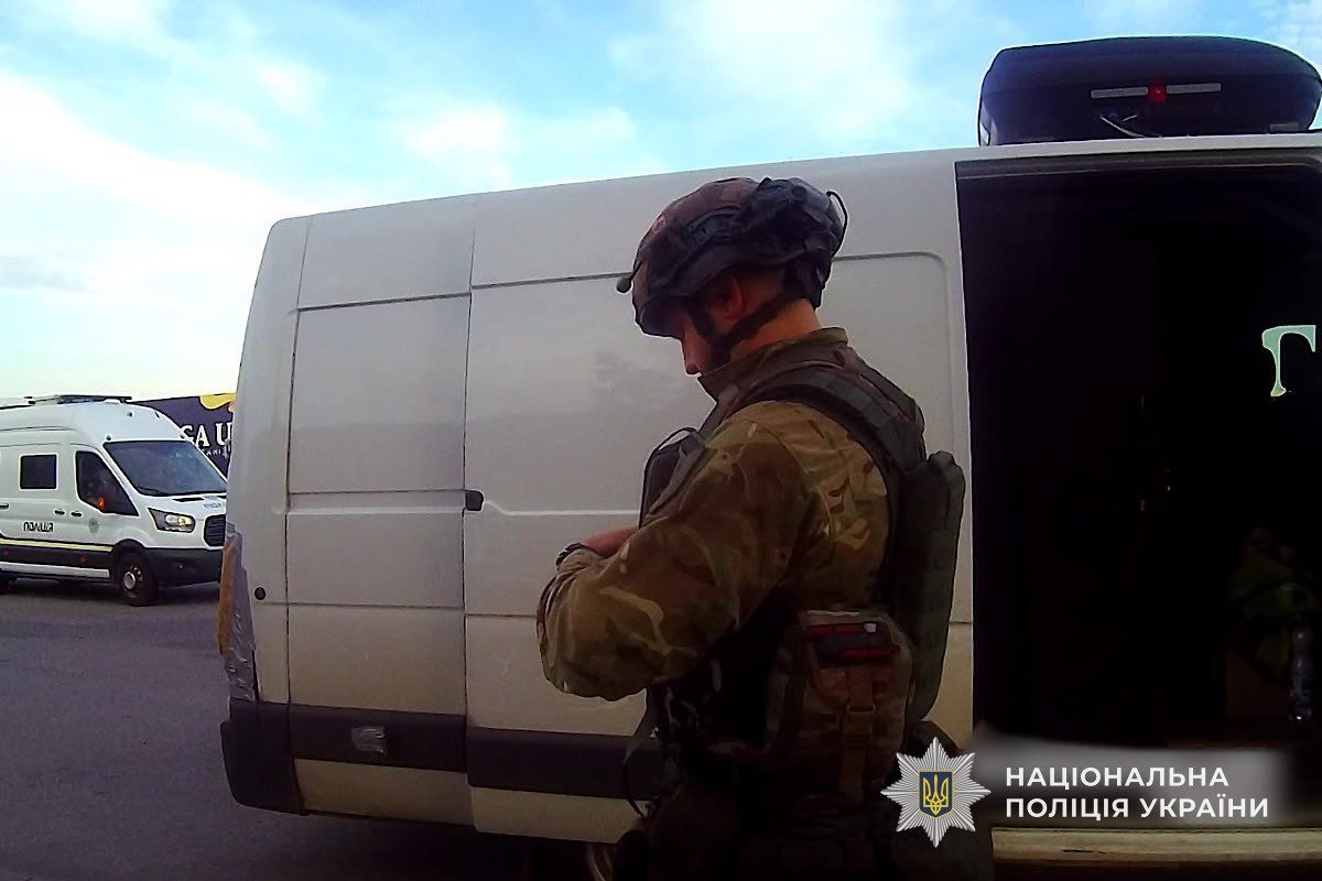 «Білий янгол» евакуював із Нікопольщини родину з двома дітьми та маломобільного чоловіка - 31.07.2026