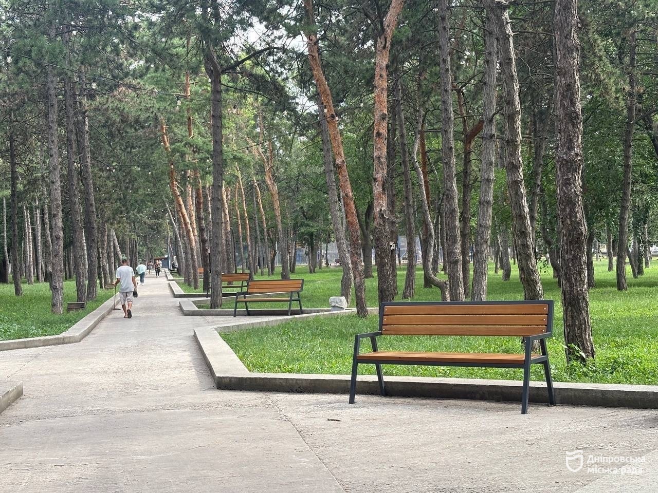 Для комфорту містян у Дніпрі тривають оновлення парків і скверів