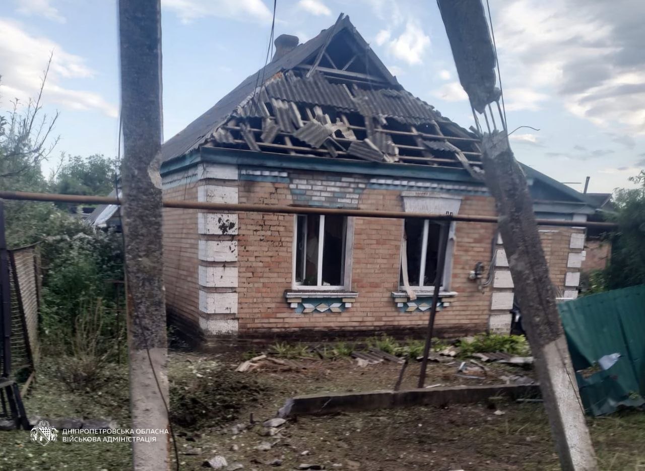 Одна людина дістала поранень: майже 20 разів ворог атакував три райони Дніпропетровщини безпілотниками, артилерією та авіабомбами — 9.07.2026