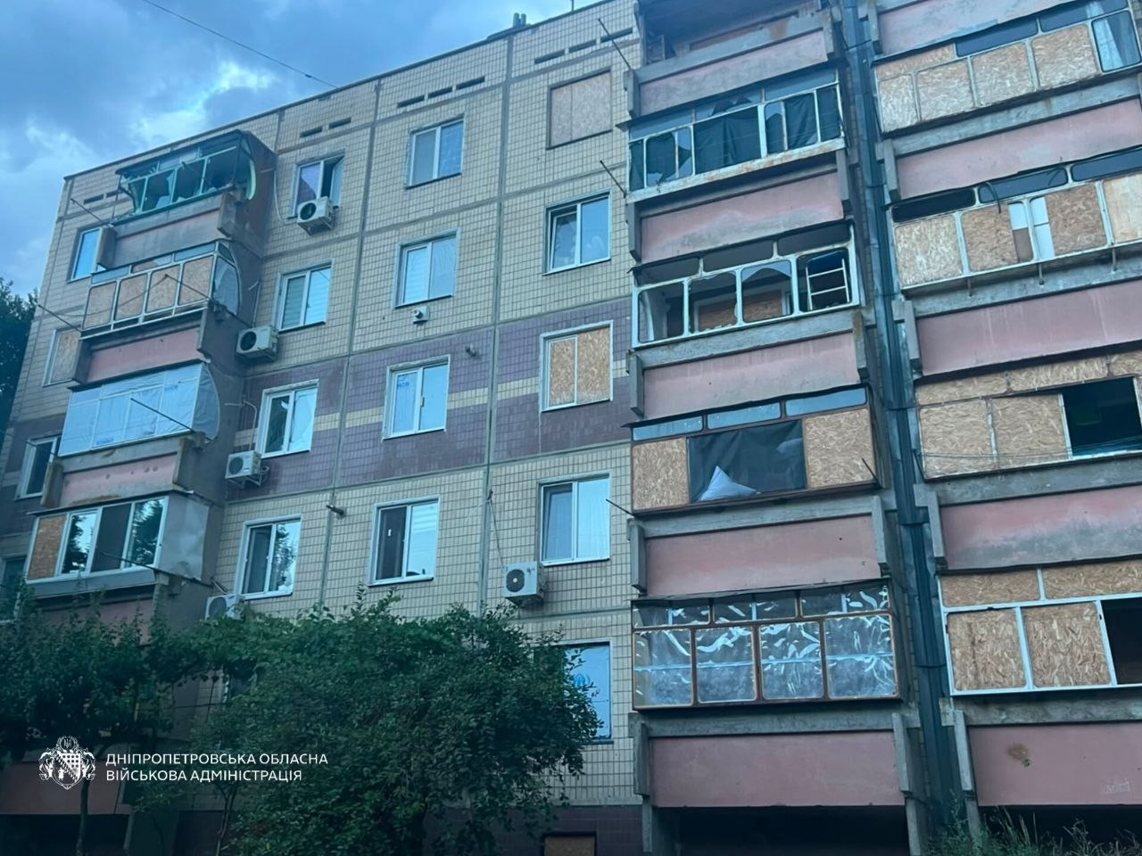 Одна людина дістала поранень: майже 20 разів ворог атакував три райони Дніпропетровщини безпілотниками, артилерією та авіабомбами — 9.07.2026