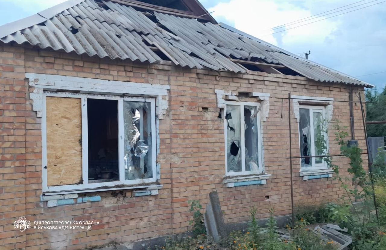 Одна людина дістала поранень: майже 20 разів ворог атакував три райони Дніпропетровщини безпілотниками, артилерією та авіабомбами — 9.07.2026 