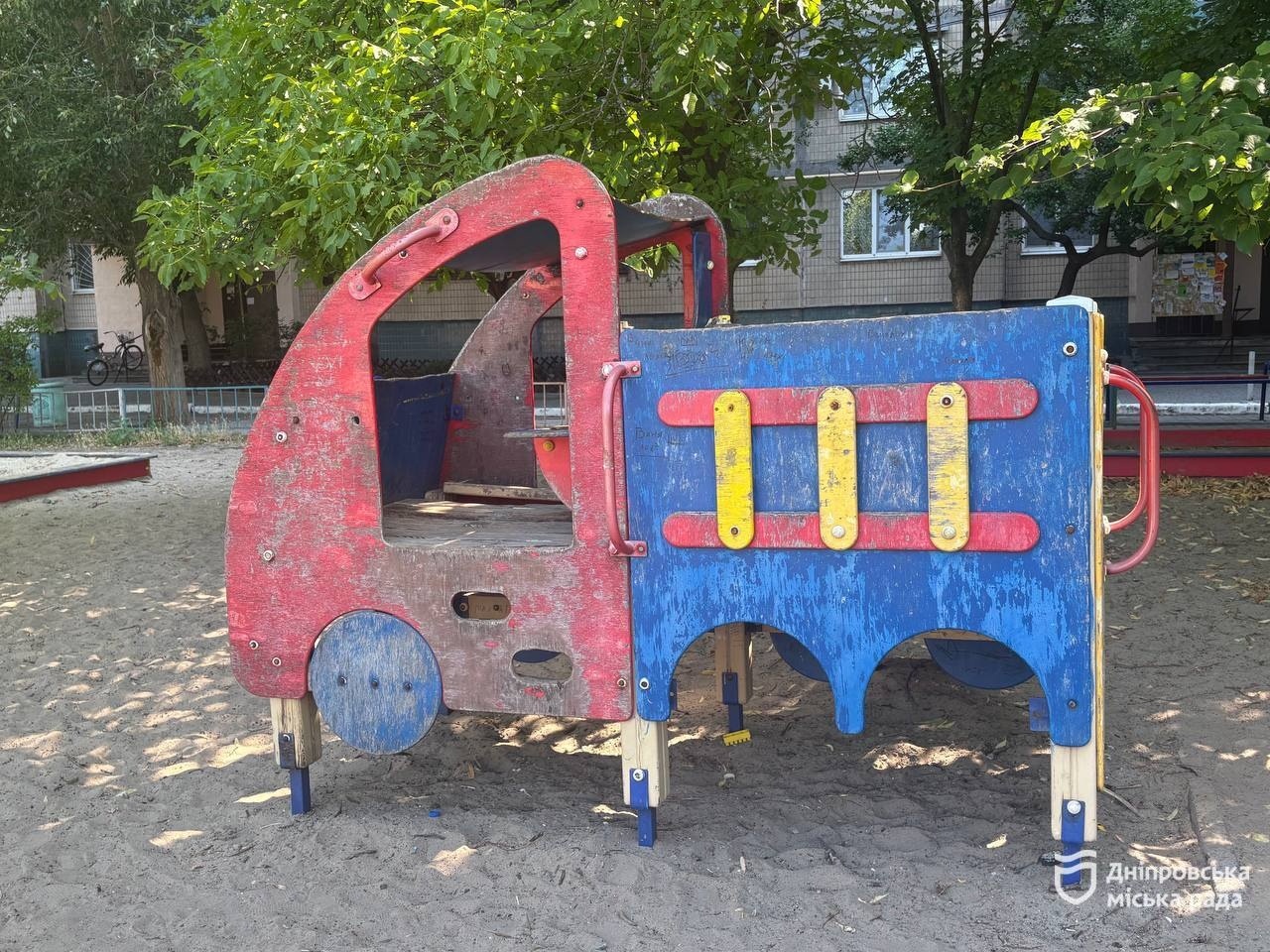 У Дніпрі планують оновити дитячий та спортивний майданчики на вул. Степана Рудницького - 14.07.2026