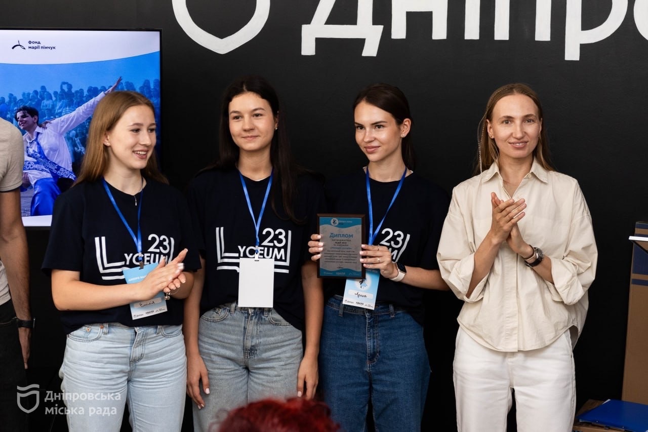 «Було непросто, але дуже весело. Зараз навіть сумно, що цей етап завершився», -— дніпровські випускники про участь у «Дніпро Вальс – 2026» - 16.07.2026