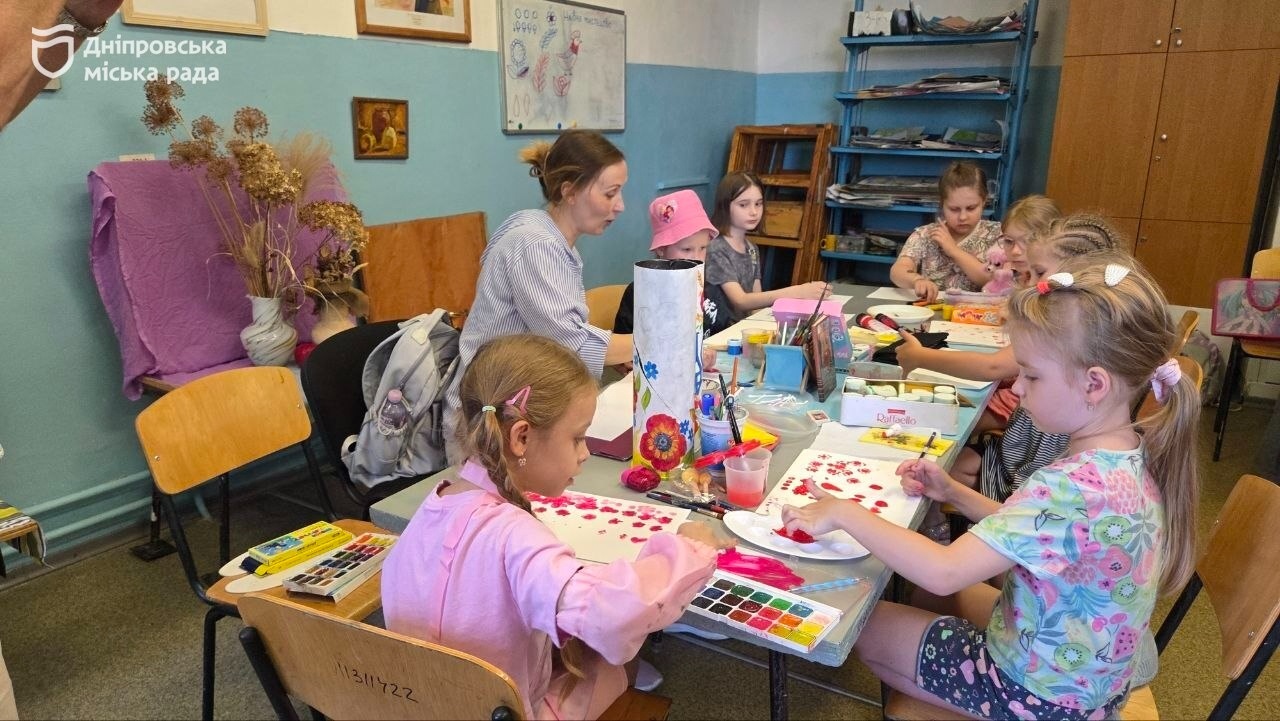 «Творчість — це наш спосіб допомагати в боротьбі»: у Дніпрі діти розписали гільзи для потреб ЗСУ - 16.07.2026