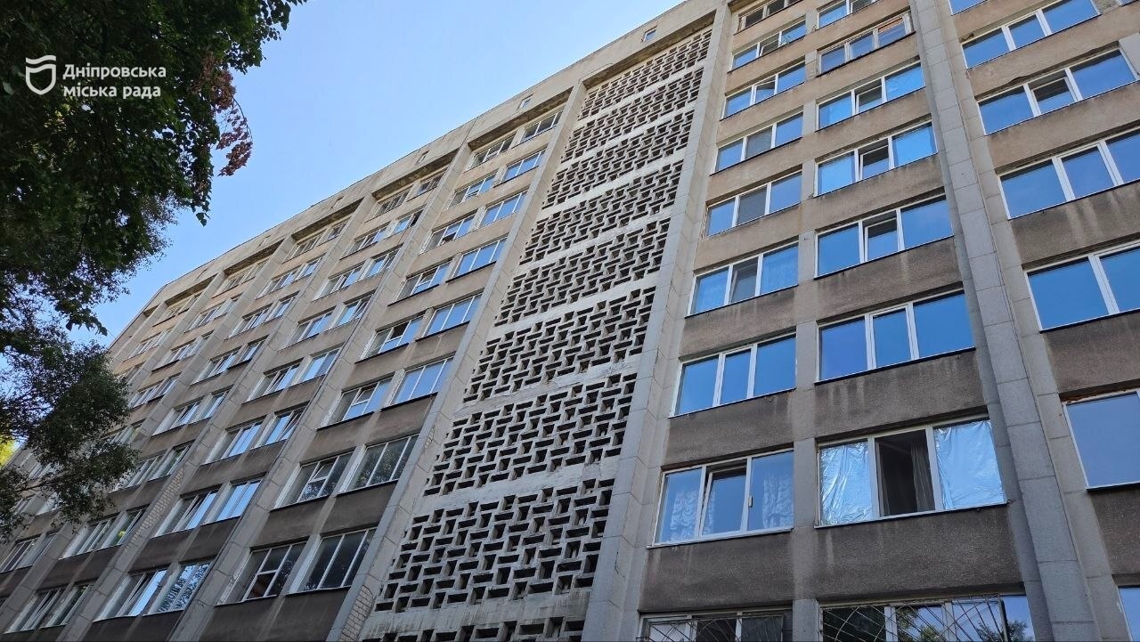 У Дніпрі відновлюють гуртожитки, пошкоджені ворожими обстрілами: за підтримки міста та міжнародних партнерів встановлюють сотні нових вікон - 23.07.2026 