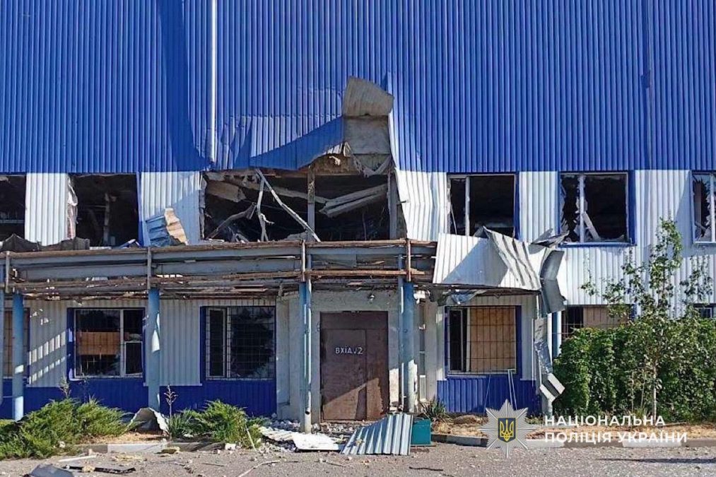 Два дні поспіль ворог атакував Дніпро та передмістя: у поліції показали наслідки