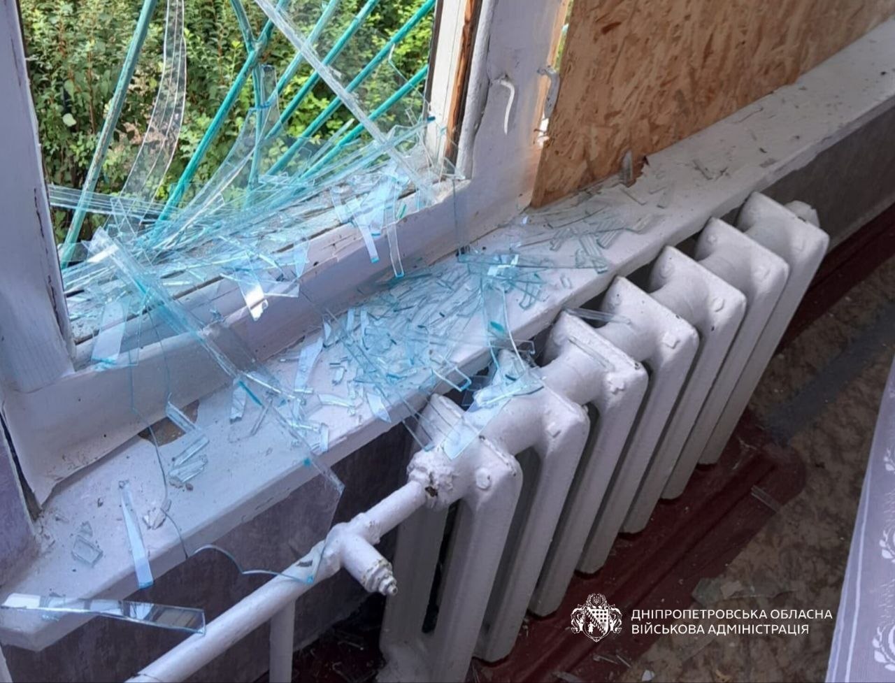 Четверо людей дістали поранень: майже 30 разів ворог атакував три райони Дніпропетровщини безпілотниками та артилерією - 08.07.2026