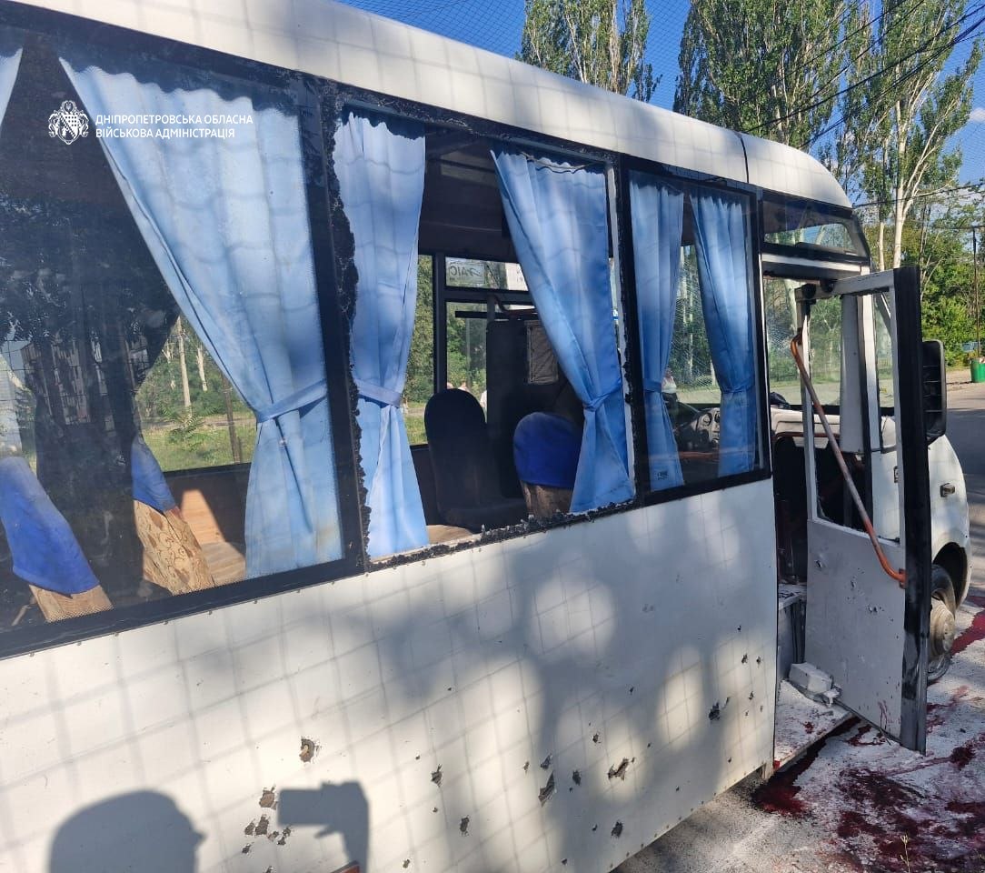Десятеро людей дістали поранень: майже 40 разів ворог атакував чотири райони Дніпропетровщини безпілотниками та авіабомбами - 17.07.2026 