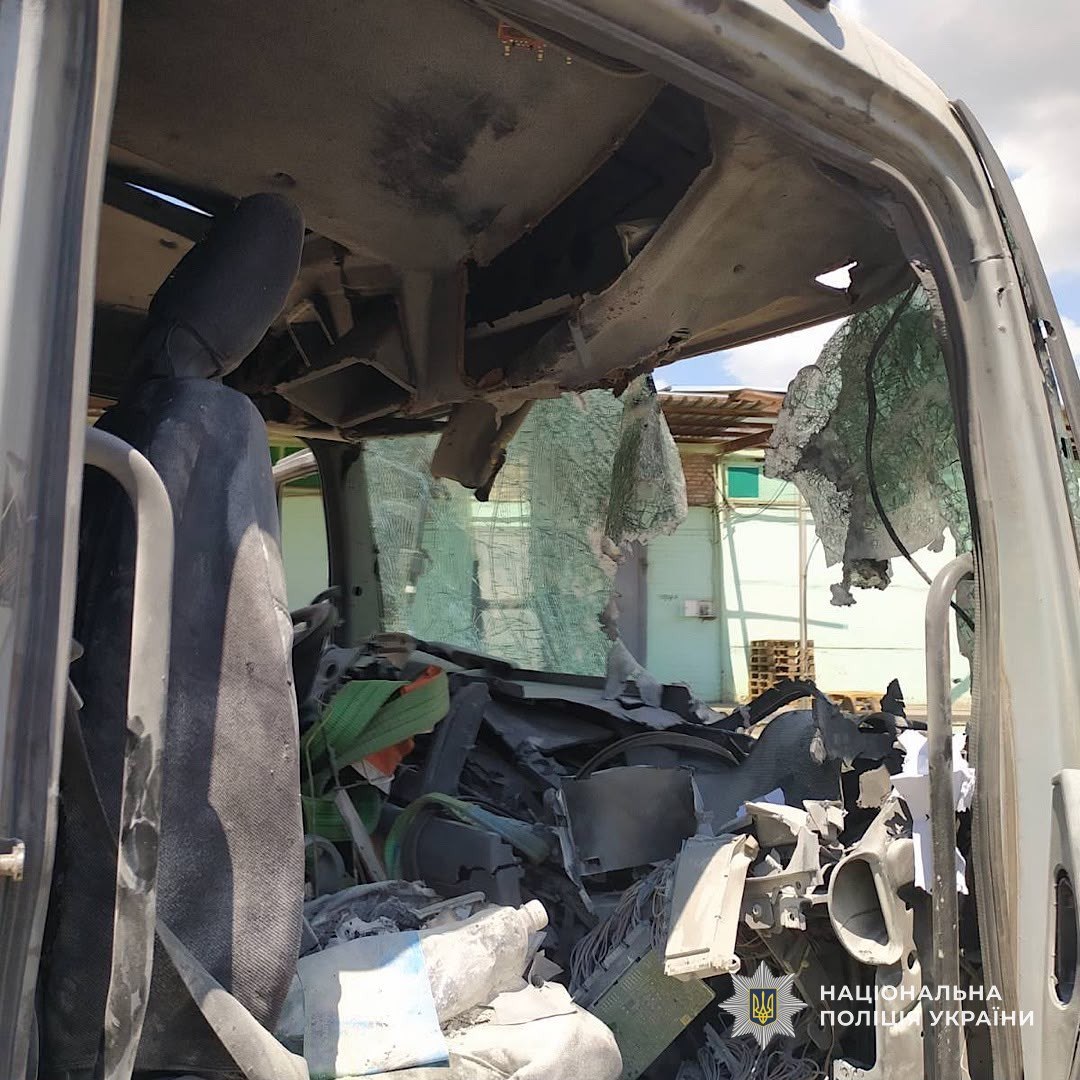 Восьмеро людей отримали поранення під час атак ворога на Нікопольщину: слідчі зібрали речові докази воєнних злочинів рф - 23.07.2026