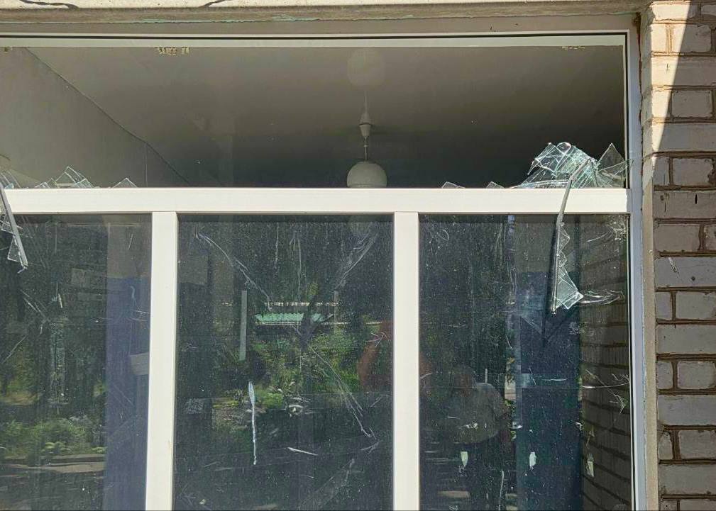 Після ранкової атаки у Дніпрі пошкоджені п'ять будинків і гімназія