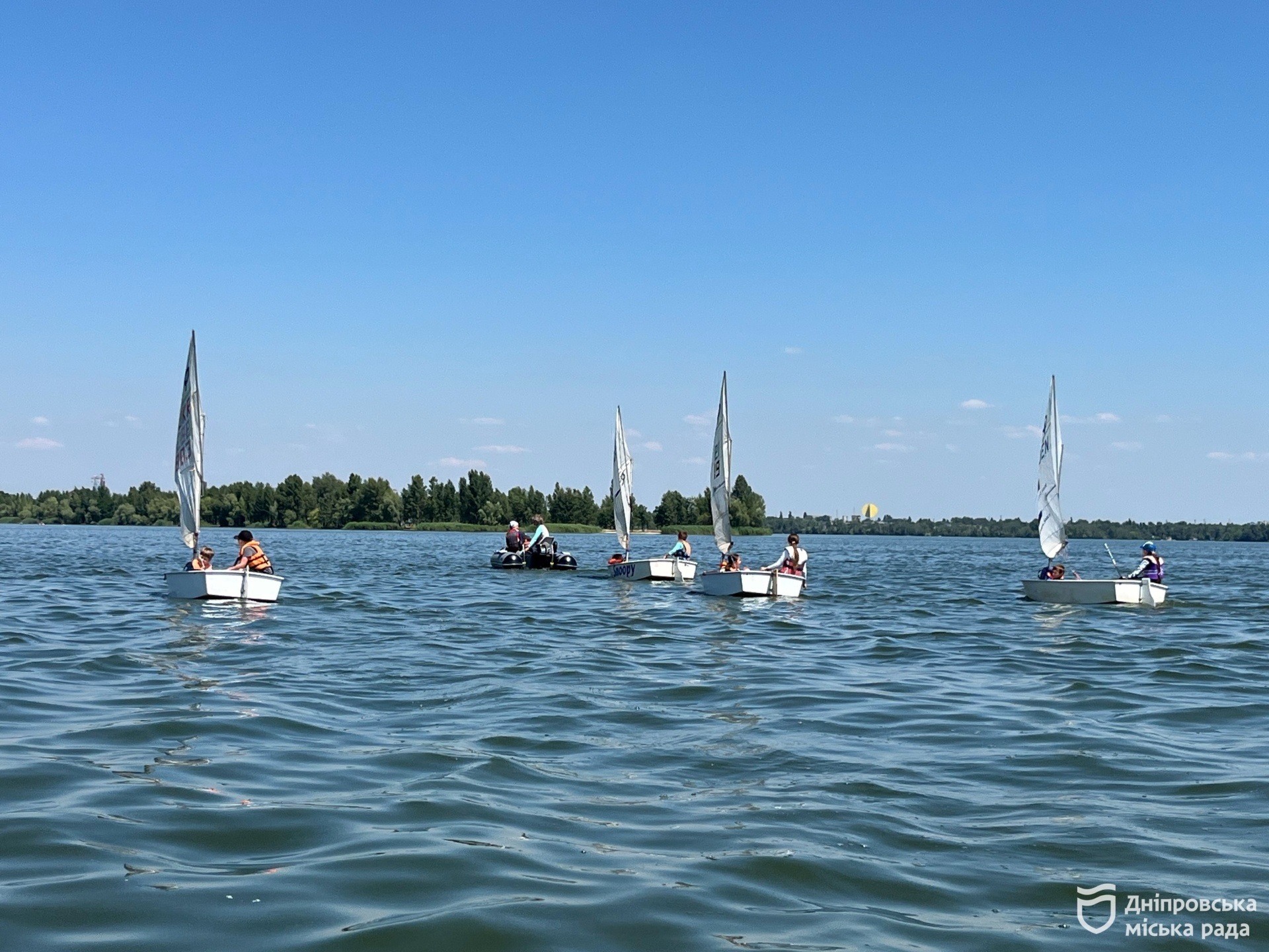 У Дніпрі дітей навчають водних видів спорту