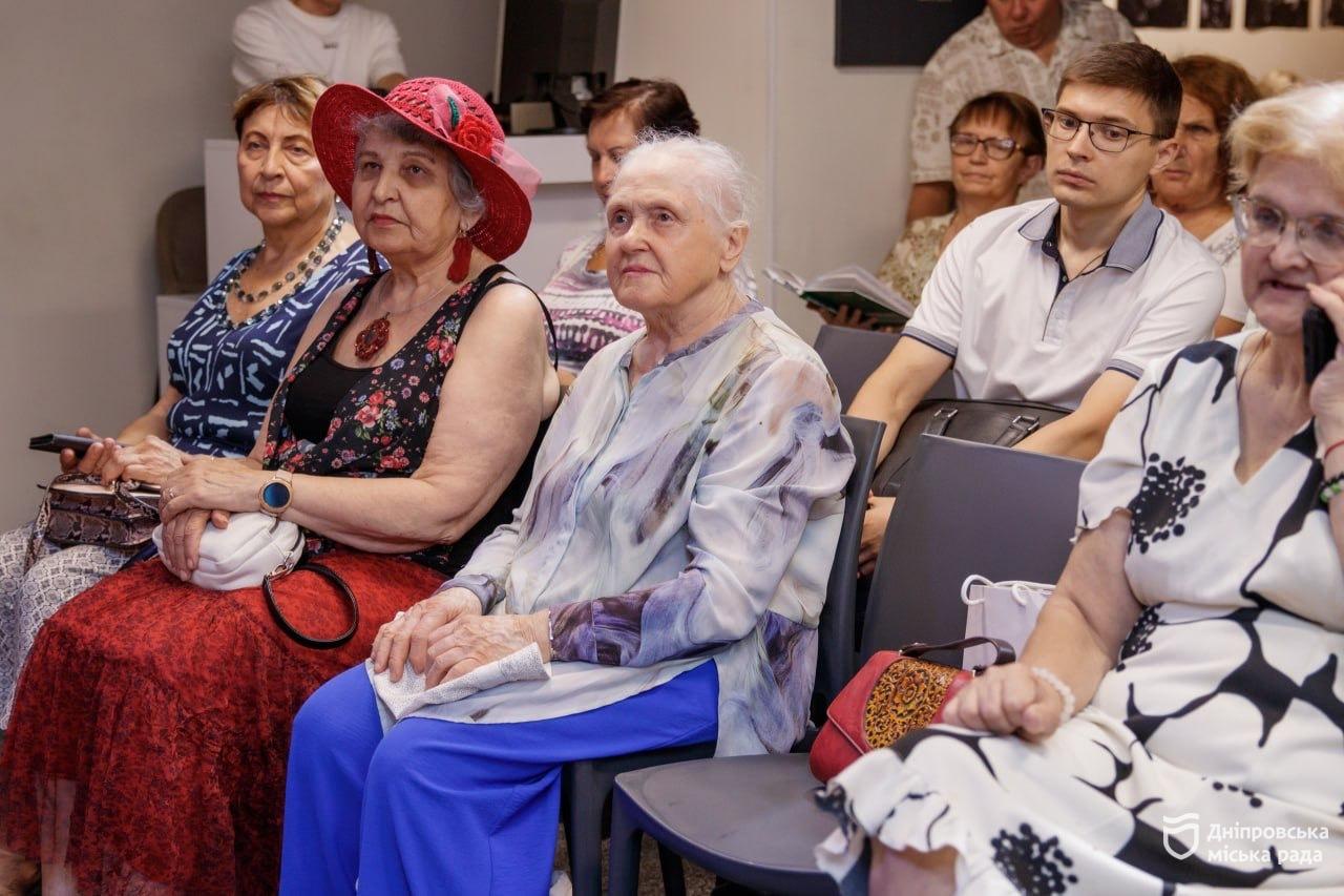 У Дніпрі презентували виставку про жертв політичних репресій