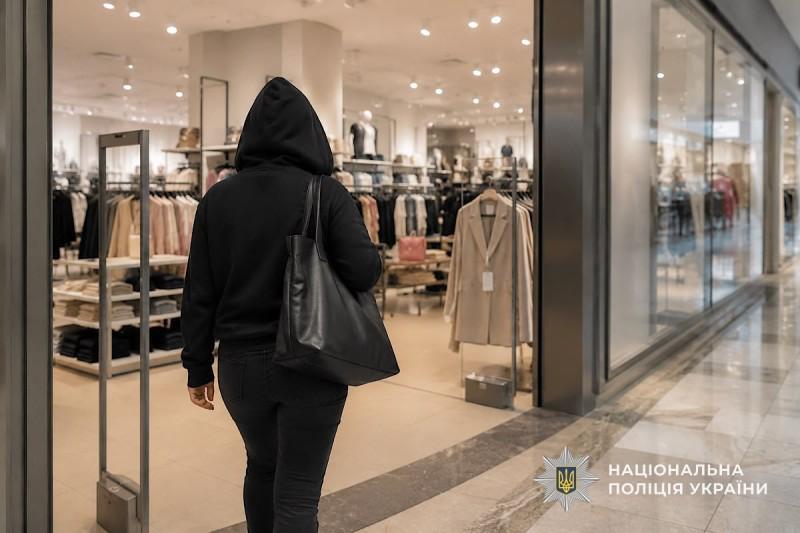 У Дніпрі судитимуть жінку яка скоїла серію крадіжок у торговельному центрі міста