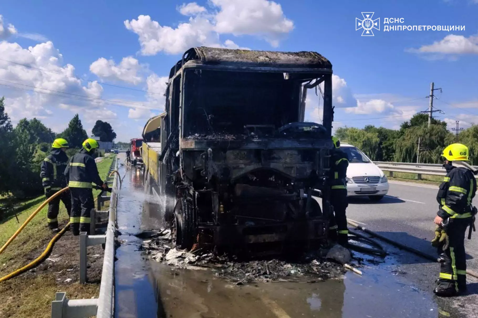У Підгородному під час руху загорілася вантажівка Renault Magnum