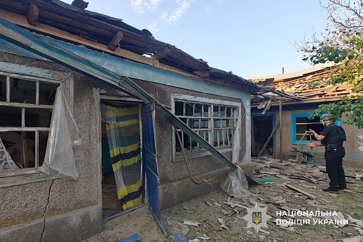 Поліція показала наслідки російських ударів по Дніпропетровщині: одна людина загинула, 11 поранені - 04.08.2026