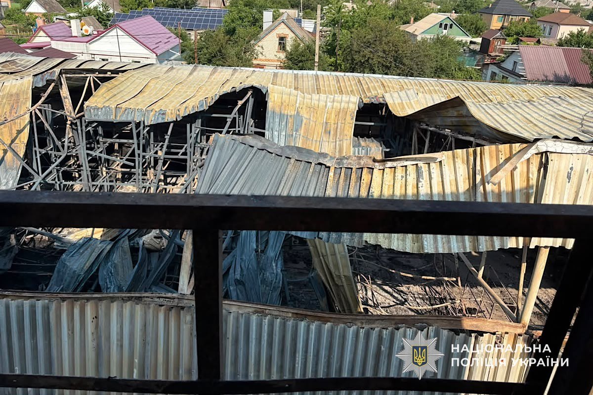 Поліція показала наслідки російських ударів по Дніпропетровщині: одна людина загинула, 11 поранені - 04.08.2026
