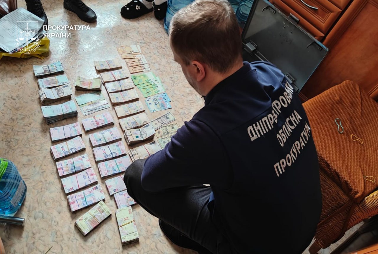 13 осіб постануть перед судом за виробництво й збут контрафактних цигарок та алкоголю у Кривому Розі - 06.08.2026