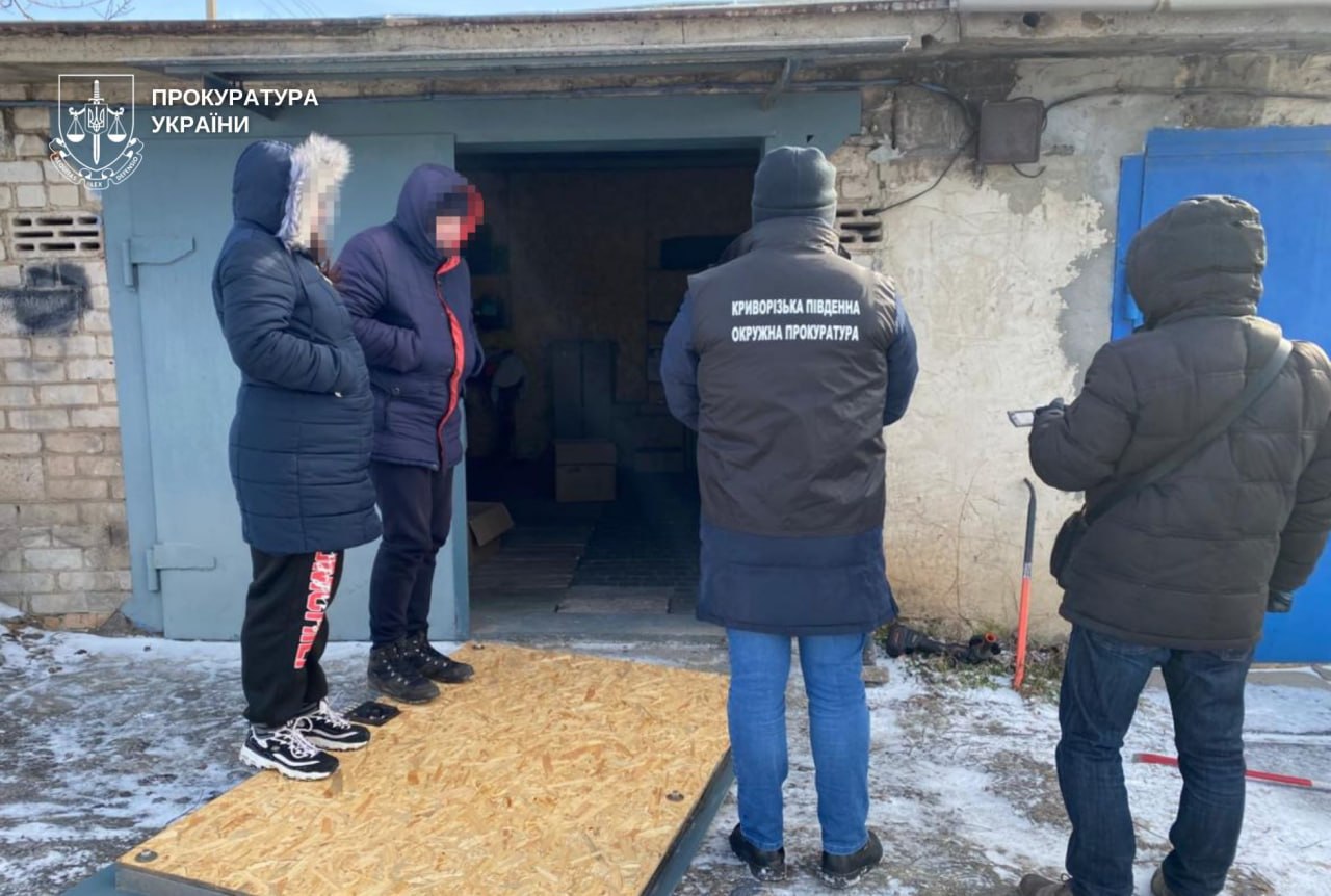 13 осіб постануть перед судом за виробництво й збут контрафактних цигарок та алкоголю у Кривому Розі - 06.08.2026