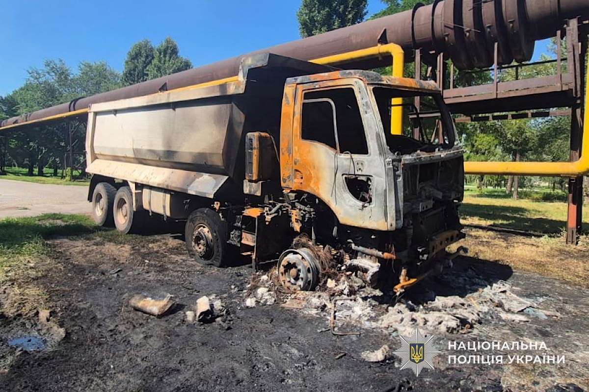 Підпалювали автомобілі за винагороду: у Кривому Розі затримали двох жінок - 06.08.2026