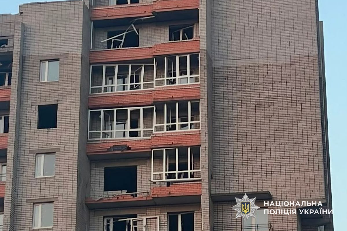 Поліція документує наслідки нових ударів по Дніпропетровщині: троє людей поранені - 06.08.2026