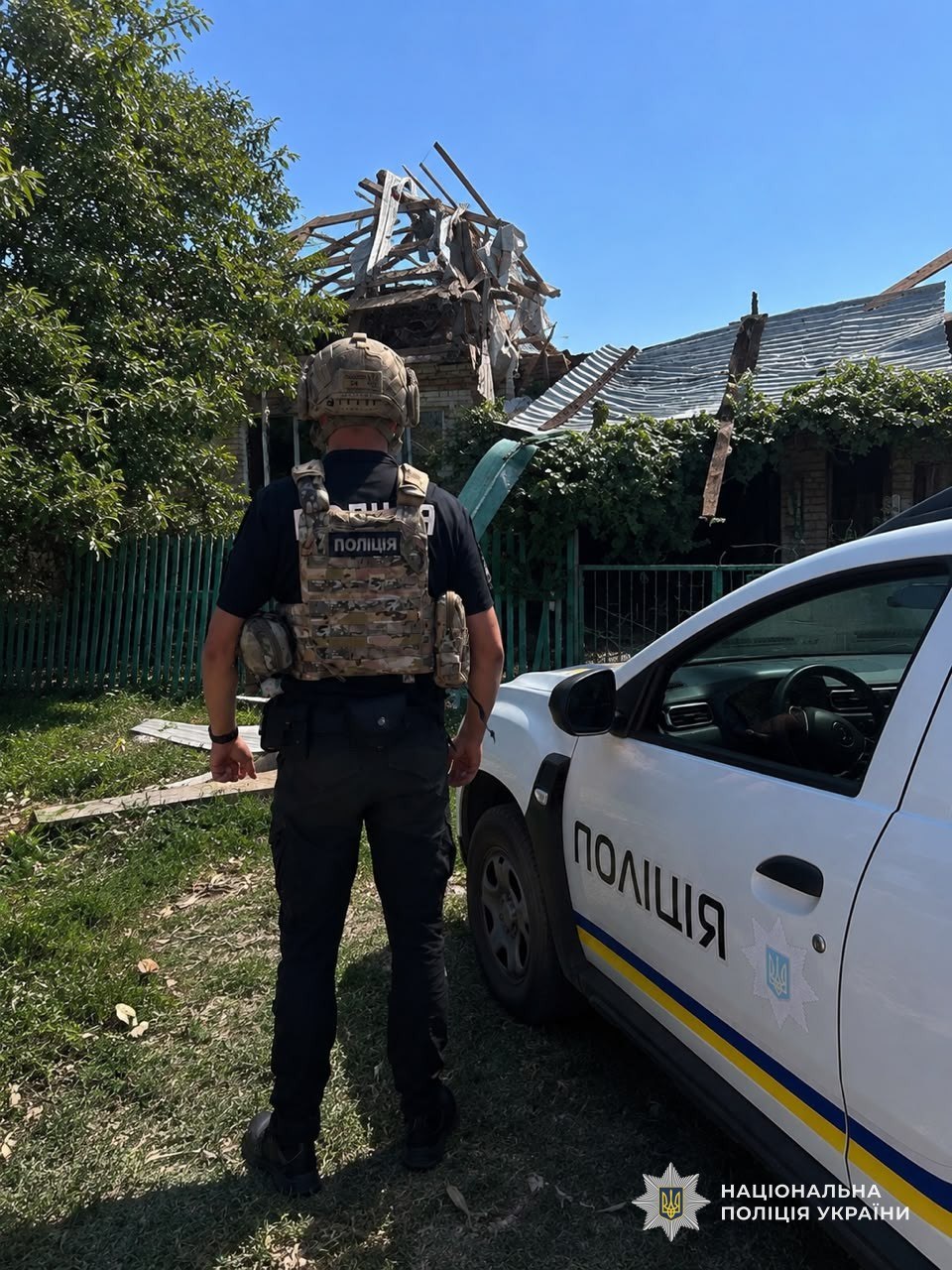На Дніпропетровщині поліцейські врятували подружжя з палаючого будинку після атаки БпЛА - 14.08.2026