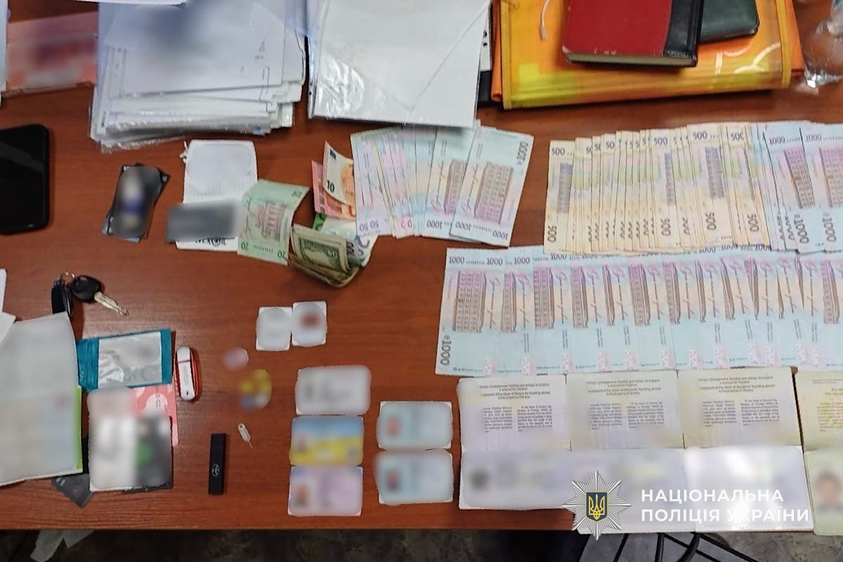 У Кривому Розі затримали чоловіка за продаж гуманітарних авто для військових - 14.08.2026