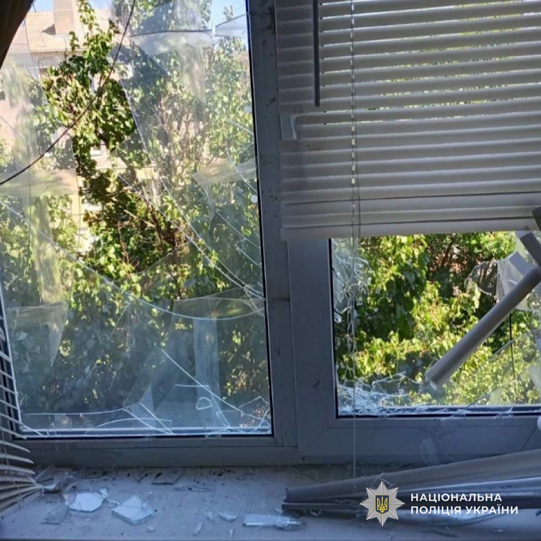 росіяни атакували Нікопольський район понад 100 разів: поранено поліцейського - 20.08.2026