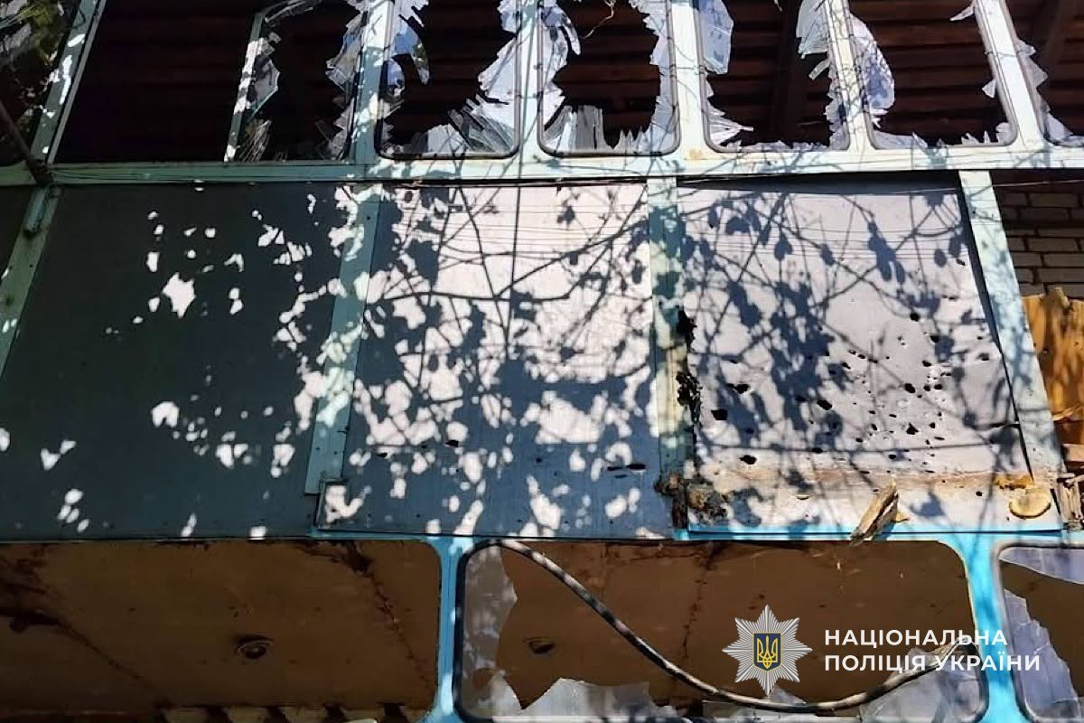 Двоє поранених, серед них — дитина: поліція показала наслідки ворожих атак на Дніпропетровщині - 23.08.2026