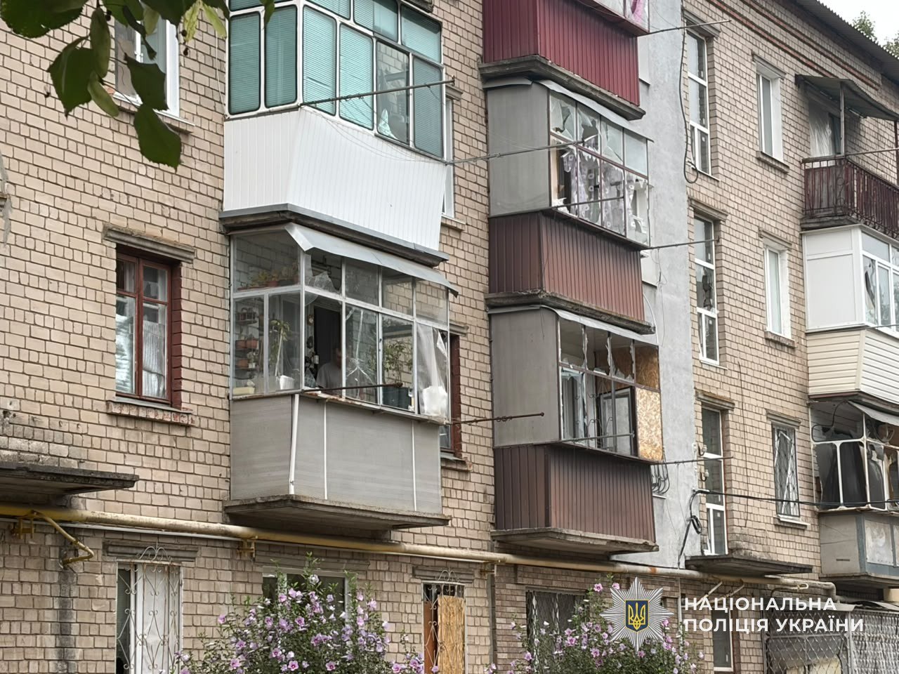 Двоє загиблих та четверо поранених: поліція показала наслідки атак на Дніпропетровщині - 27.08.2026